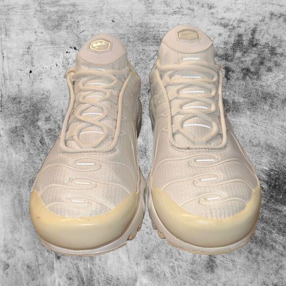 Nike Air Max Plus GS Youth Size 6.5Y Shoe Metallic Silver Running Sneaker 2020 - Picture 2 of 9